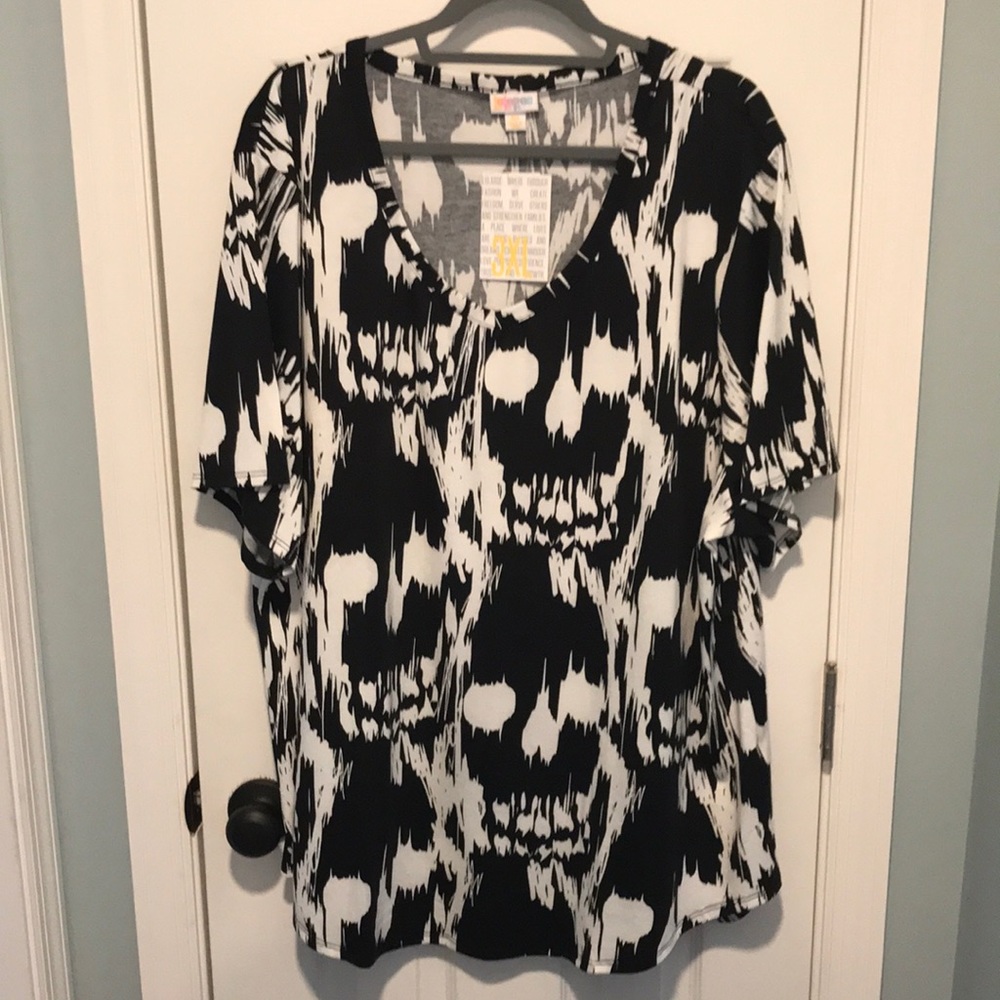 NWT 3XL Lularoe Iris shirt
